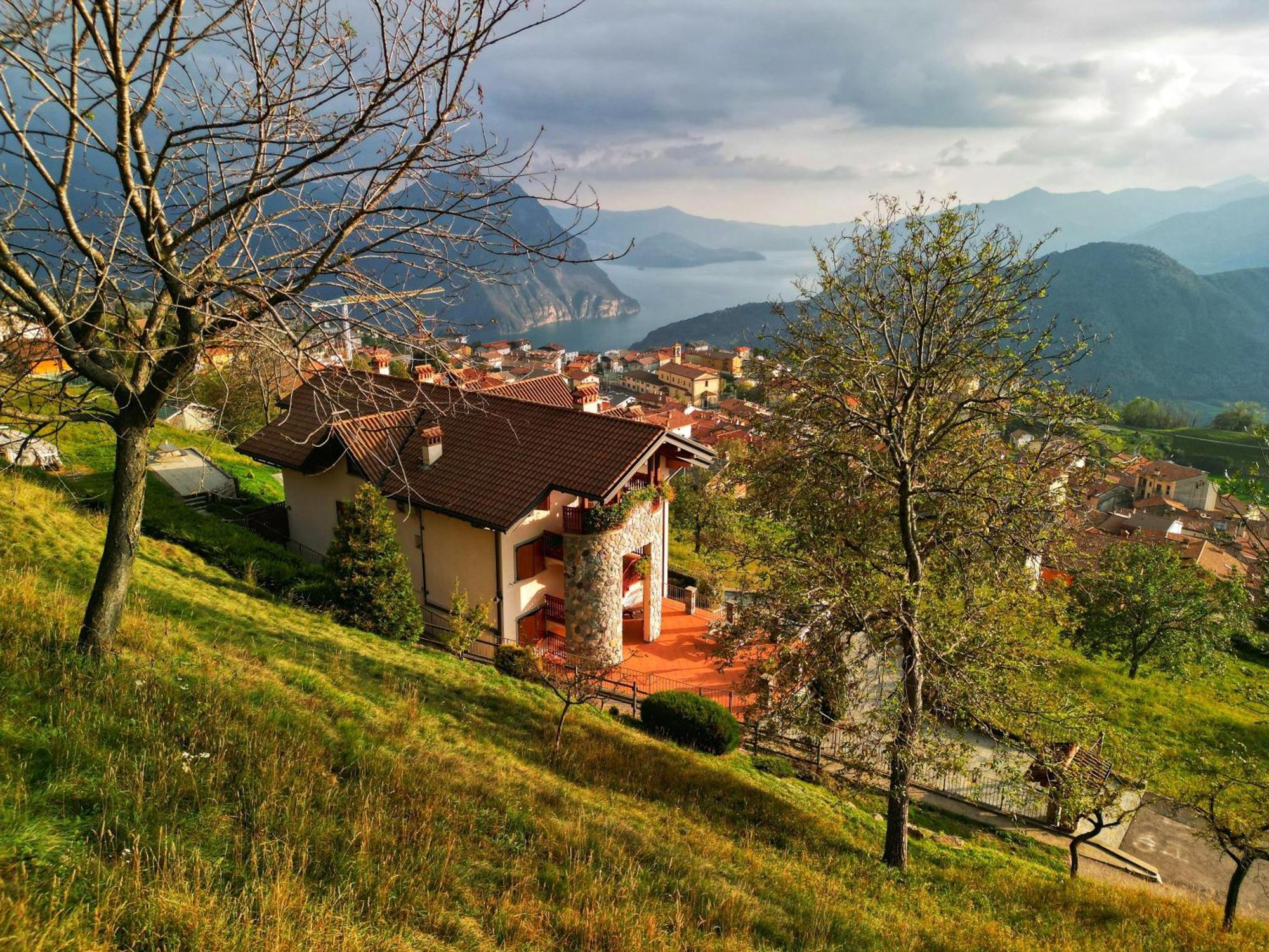 Home Iseo Lake Bossico Exterior photo